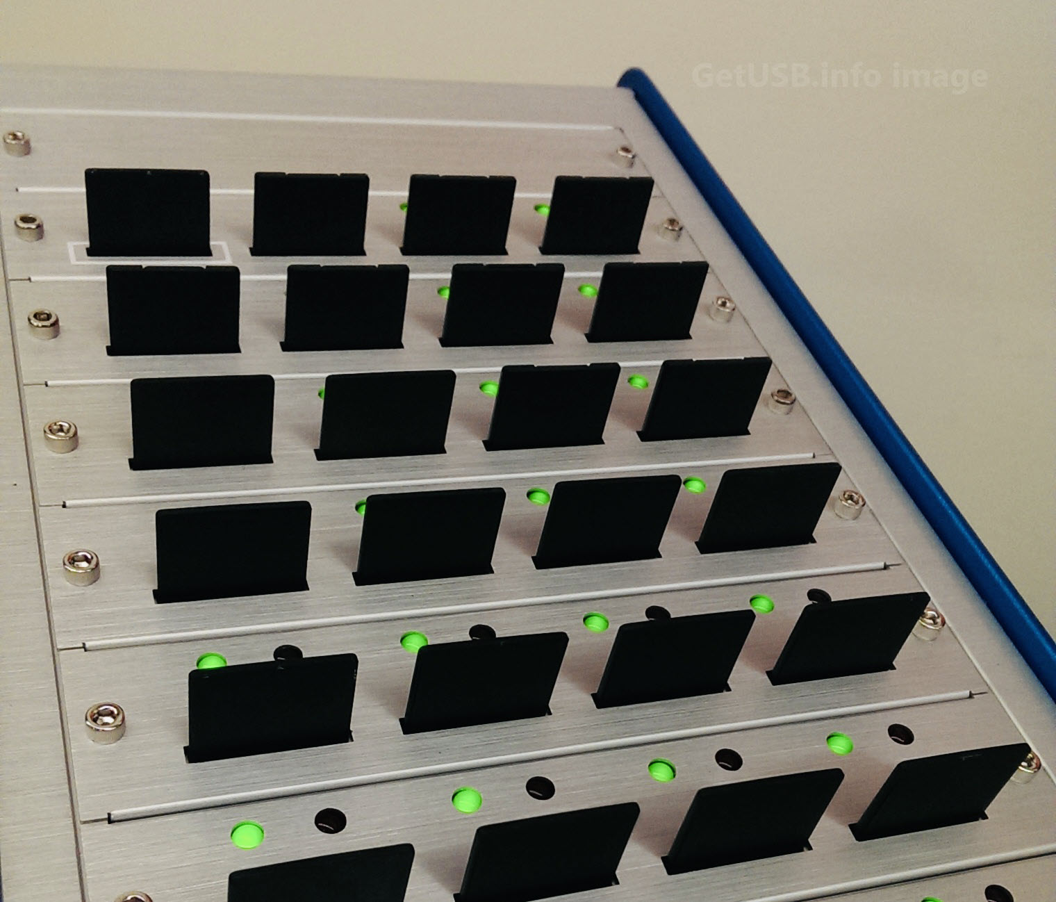 SD card duplicator showing SD card controller layers explaining why CID reading and writing requires ISP-level access